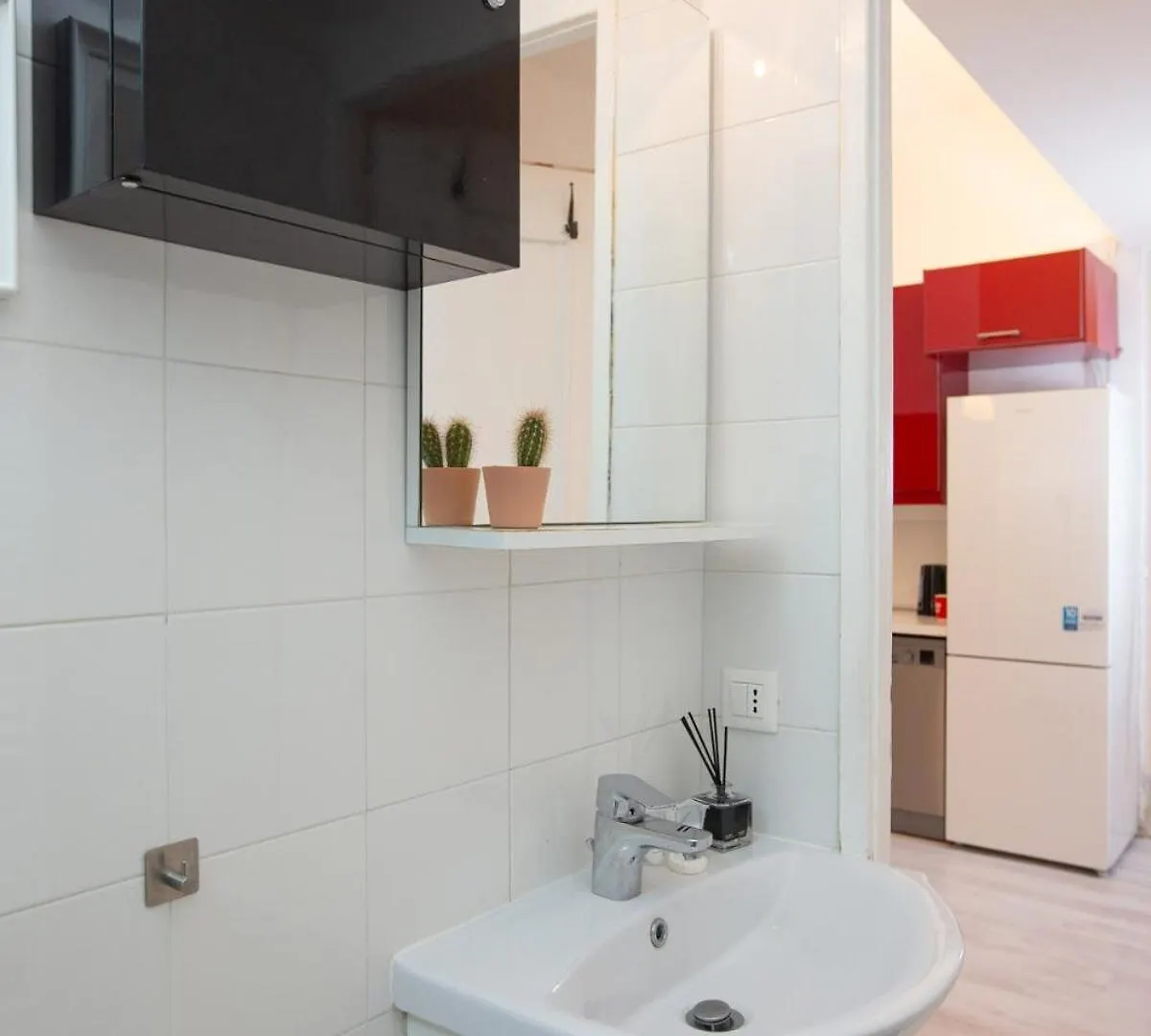 Elegant Little Apartment - City Center - M4 Station Milan